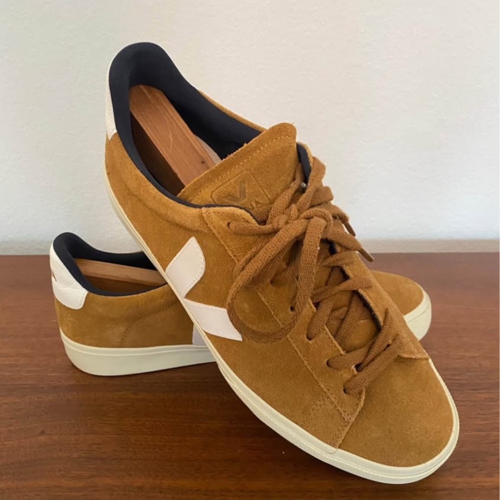 *SOLD* veja suede men 11